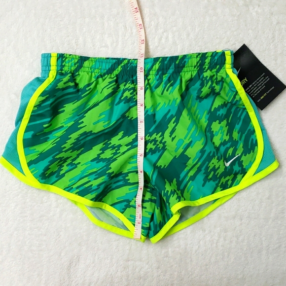 Nike girls S running dri-fit athletic shorts NWT - Picture 2 of 11